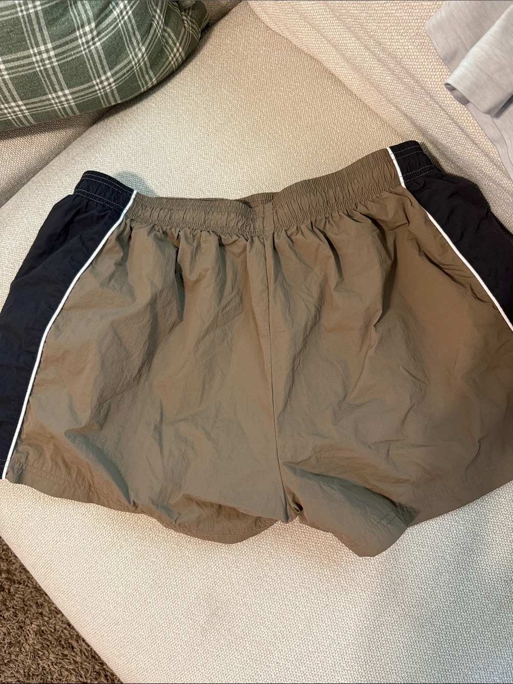 Athletic Shorts with Black Side Panels - Picture 4 of 4